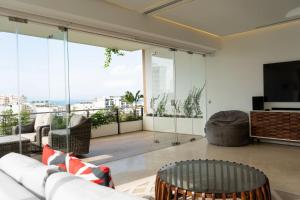 1 Bd 2Bath 2nd floor Apartment