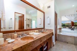 3 Bd Villa in Las Palmas Punta Mita Cook Golf-Cart