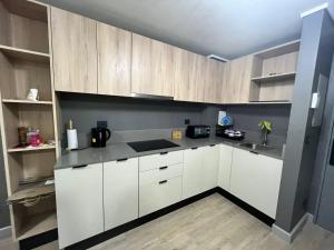 Departamento Nuevo Amoblado Metro Santa Ana