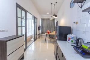 Sunrise City & City View