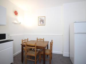 Appartement F2 avec terrasse et jardinet, proche centre Mont-Dore - FR-1-415-182