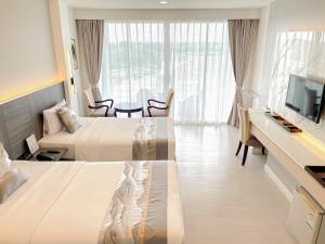 Uniland Golf & Resort