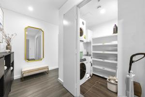 Bright Modern 2BR Home Steps from Mascot Station