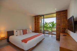 3 Bed 3 Bath Condo with Hsk Pool Ocean View