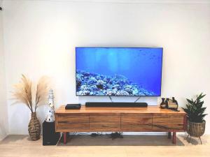 Spacious Coastal Bush Retreat-Close to Everything