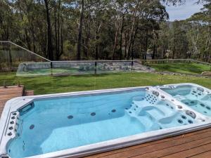 Spacious Coastal Bush Retreat-Close to Everything