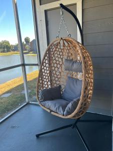 A full-fledged apartment with overlooking the lake