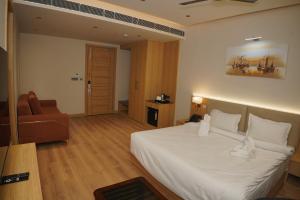 Hotel Alpine, Aligarh