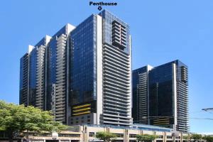 High-End Duplex Penthouse near Casino & MCEC with Two Private Balconies
