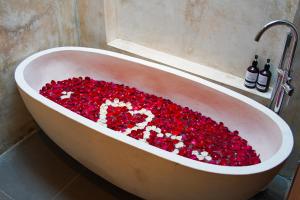 Modern 1BR Villa Bougenville LaLuxe A15 Sanur