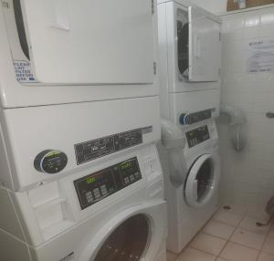 Luxury CBD Penthouse Studio - Paris End of Collins St - Location Location Location