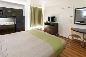 Studio 6-Arlington, TX