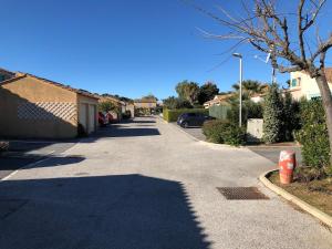 Mazet avec piscine collective