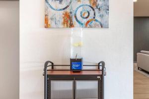 Comfort Inn & Suites Newark Liberty International Airport