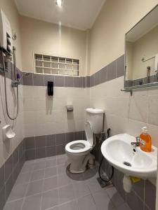 Seremban 2 Lyrica Warmth Corner House