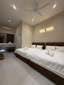Seremban 2 Lyrica Warmth Corner House