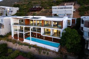 22 Protea - Luxury, Style and Elegance - Sleeps 12 in 6 En-suite Bedrooms
