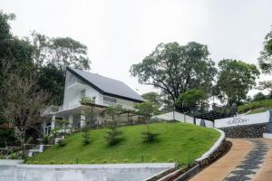SUKOON Stays - Nestled among the misty hills and lush forests