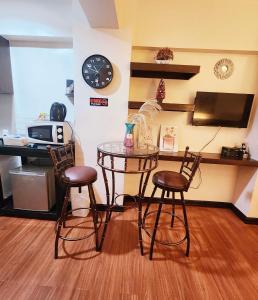 Tagaytay Condo Staycation- Taal-view with balcony