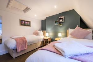 The Lanes Retreat Sleeps 10 with Parking