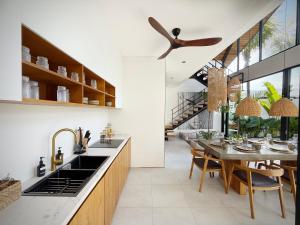 Baliwood - Luxury 3BR villa - By the beach