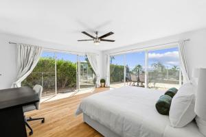PB Ocean Views - Garage, Parking, King Bed