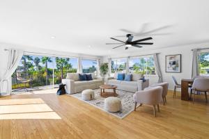PB Ocean Views - Garage, Parking, King Bed