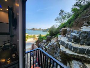 Sunrise Ocean Hotel & Rooftop Bar