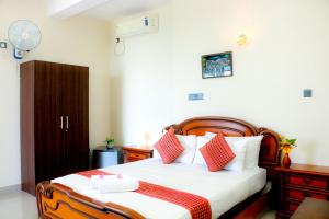 Queens Beach Hotel