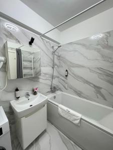 Exceptional Palas Mall Apartments DP Residential