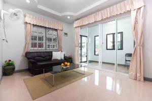 SIRI apartments Bangtao beach