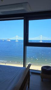 Charman Ocean View Sunrise 10 seconds to the beach