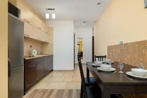 Apartament z Parkingiem & Balkonem Domowa Atmosfera w Górskiej Scenerii by Noclegi Renters