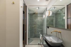 Monti Exclusive Medieval Tower