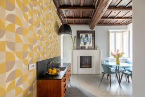 Monti Exclusive Medieval Tower