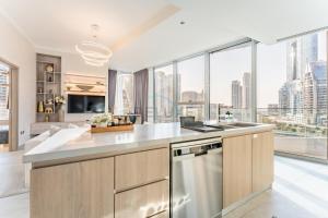 Stunning Marina View, Near the Tram and Marina Mall, Minutes Away from Ain Dubai and JBR Beach, Stella Maris, Dubai Marina by Deluxe Holiday Homes