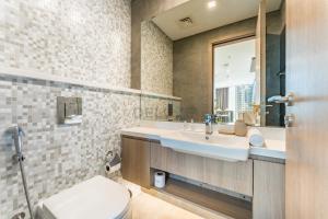 Stunning Marina View, Near the Tram and Marina Mall, Minutes Away from Ain Dubai and JBR Beach, Stella Maris, Dubai Marina by Deluxe Holiday Homes