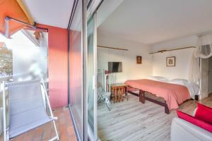 Studio avec terrasse & parking à 8 min à pieds de la plage