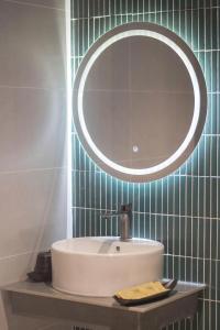 La Hotel Duong So 21