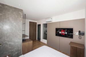 La Hotel Duong So 21