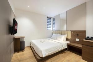 La Hotel Duong So 21