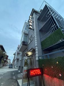 Flora Otel 16 rooms