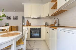 Glow Apartments - Chlebnicka, Gdańsk Old Town & Neptun Fontanna