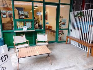 Terlyn hostel & cafe