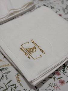 Square Garden apartment