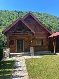 MM Lodge-Mountain House on the Road to Ski Center