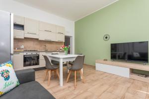 Eleven Holidays Home