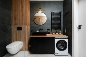 Manufaktura Apt - 9th Floor, Parking, AC - by Rentujemy