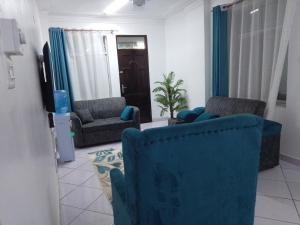 Fully Furnished rooms in an apartment near down town TF1