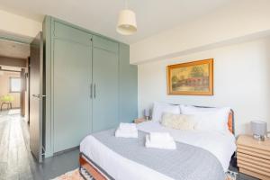 Gorgeously Designed 2BD Flat Heart of East London